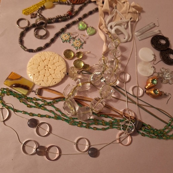 Big Lot Gray & Green & White Themed Jewelry Bundle 21 Whimsigoth Fairy Forrest - Picture 8 of 8